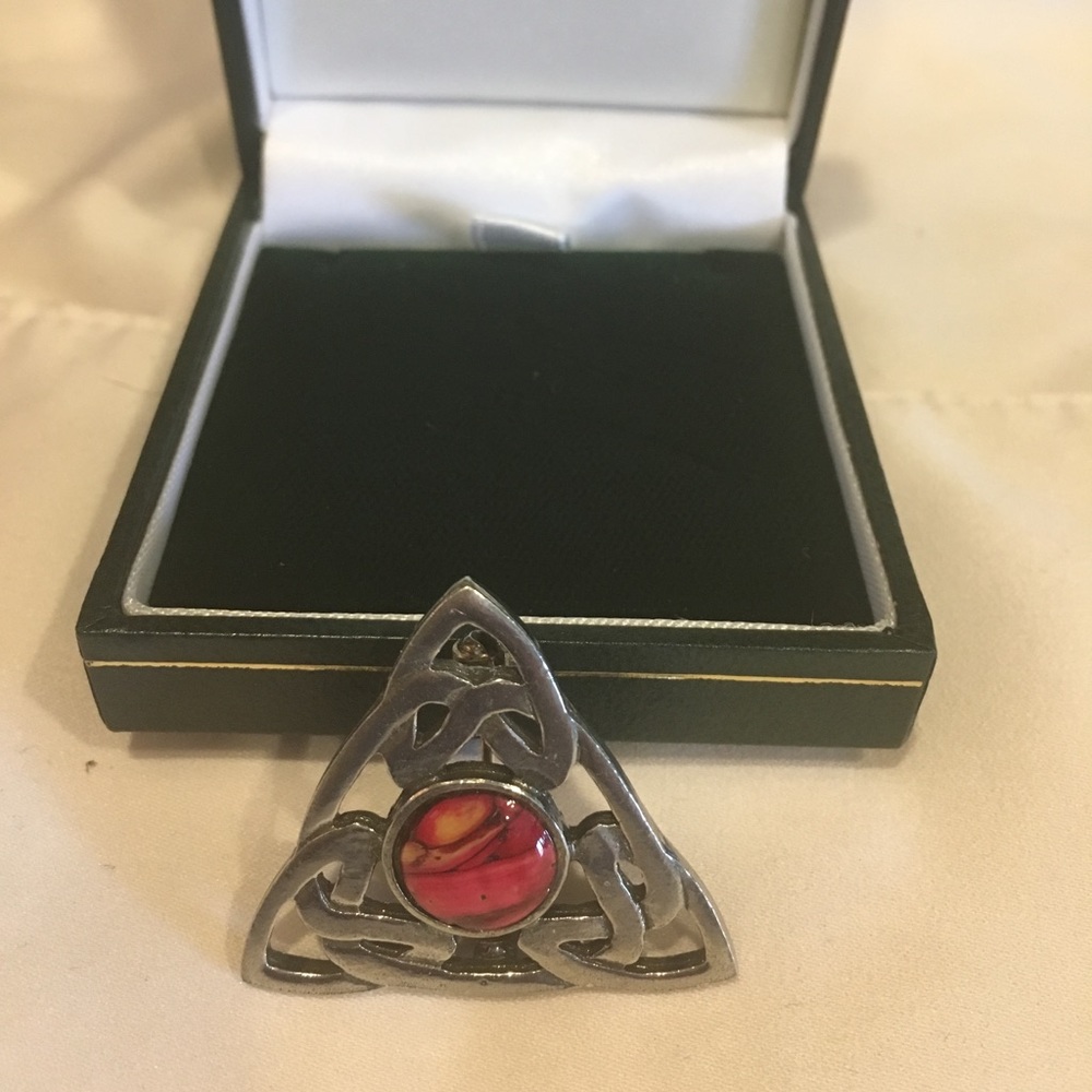 Heathergems Scotish celtic antique brooch of pewter from Scotland